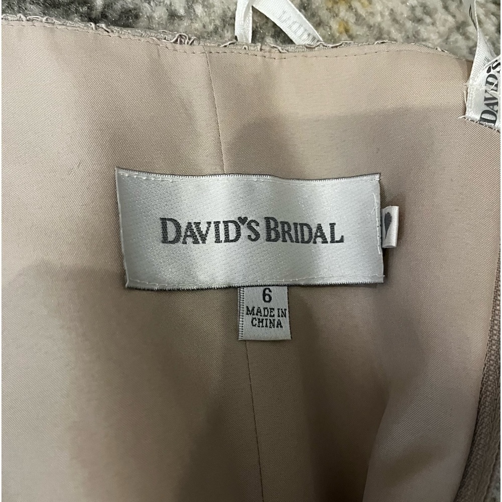 NWT David’s bridal strapless knee length dress w/lace overlay SZ 6. Lt taupe. - Picture 11 of 13
